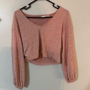 SO Women's Blush V-Neck Cropped Blouse